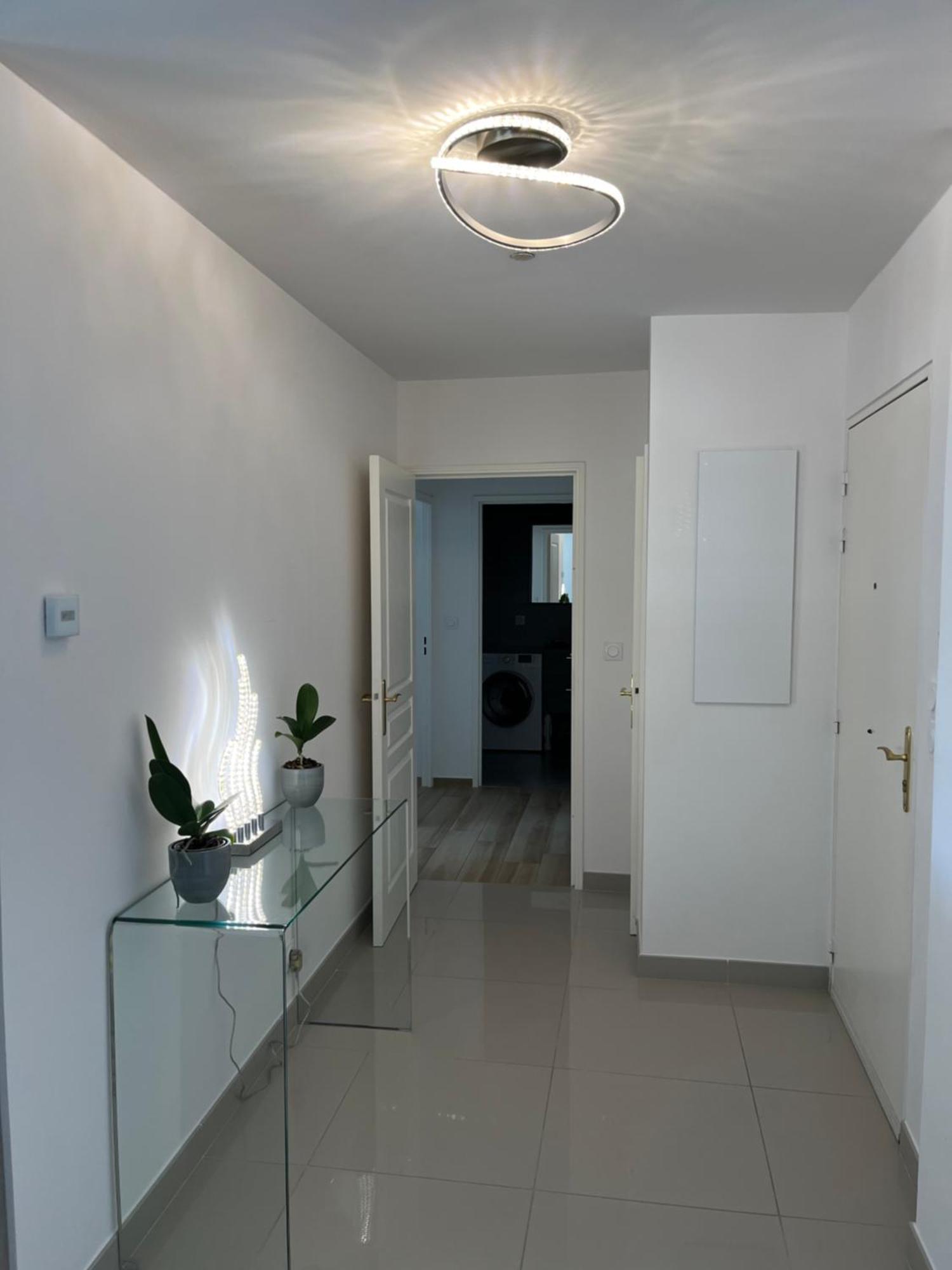 Appartement Entierement Equipe Charbonnières-les-Bains Exterior photo